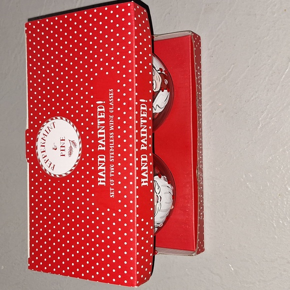 🎅 Santa & Mrs. Claus stemless wine glasses. Hand painted. Rhinestones. Set of 2 - Picture 6 of 13